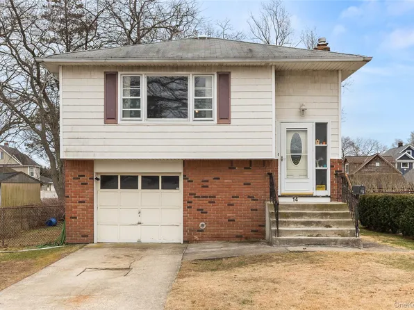 14 Cumberland Street, West Babylon, NY 11704