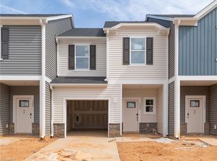 1007 Winding Spring Dr, Mebane, NC 27302