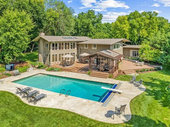 2150 Crestview Dr, Excelsior, MN 55331