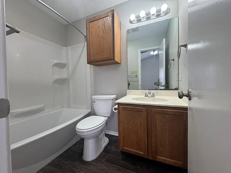 522 Cutty Trl #B — Photo 13