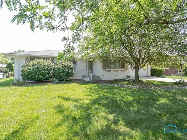 206 Parkview Dr, Walbridge, OH 43465