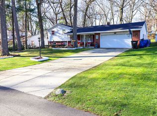 4835 Poinsettia Ave SE, Kentwood, MI 49508