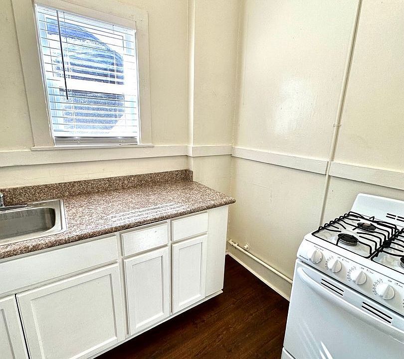 1st image of 545 Georgia St APT 207