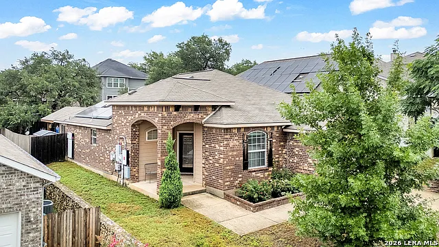 3 bed, 2.0 bath, 1971 sqft, $2,300 — Photo 3