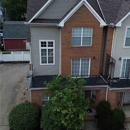 3rd image of 2112 Fairdale Ave