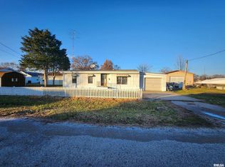 607 Belle Ave, Pinckneyville, IL 62274