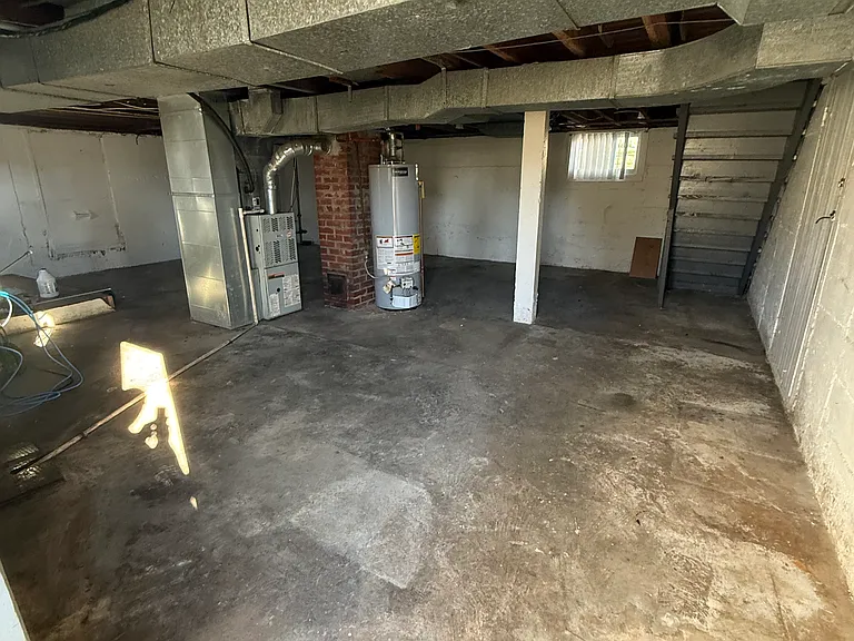 410 E Main St — Photo 10
