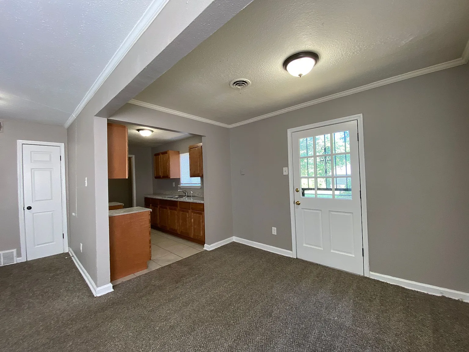 624 Frayser Dr — Photo 3