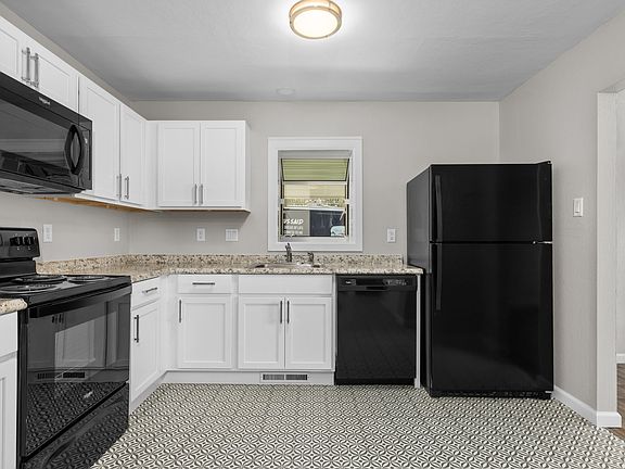 2nd image of 405 E Park Ave