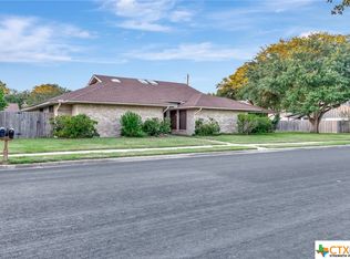 404 Cimarron Dr, Victoria, TX 77904