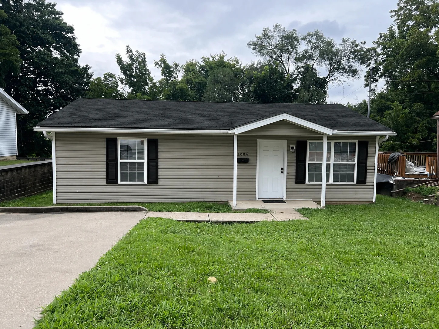 2 bed, 878 sqft, $1,200 — Photo 1