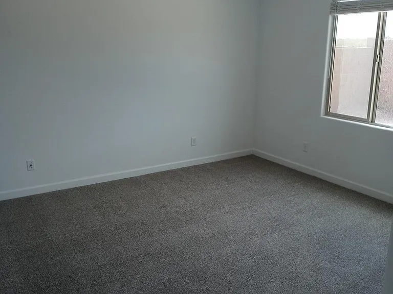 440 S 202nd Ln — Photo 29