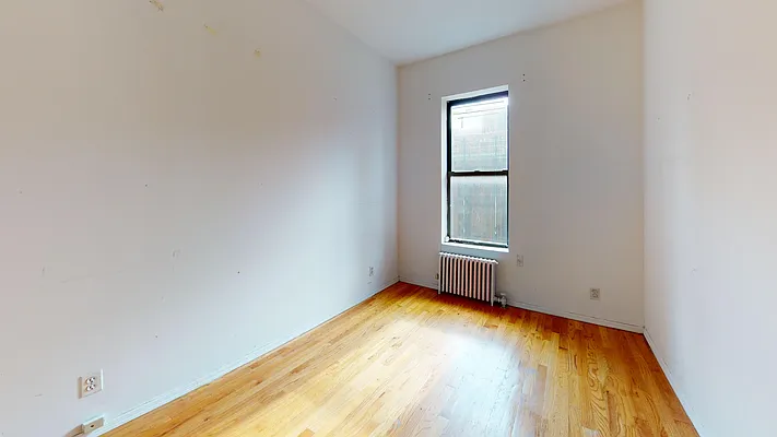 Rented by Bond New York | media 23