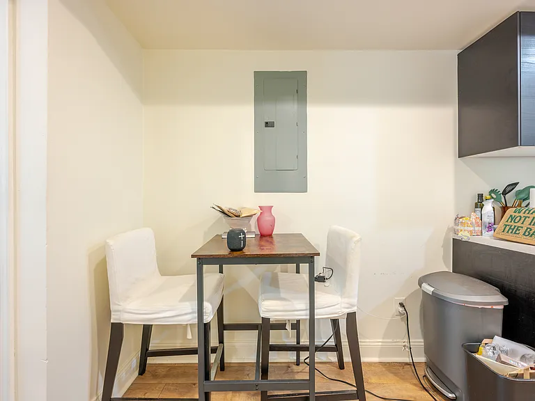 1909 M St NE #2 — Photo 11