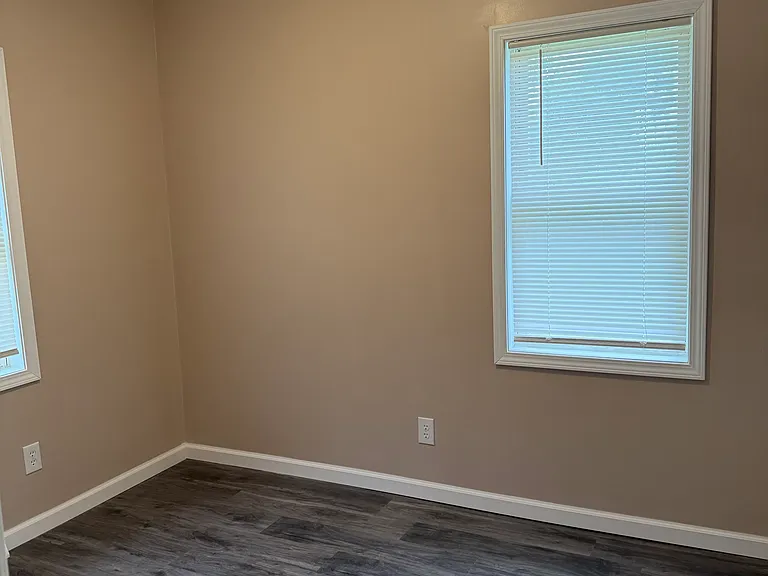 116 Victory Dr — Photo 5