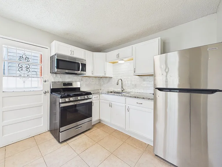 3437 Jackson Ave — Photo 5