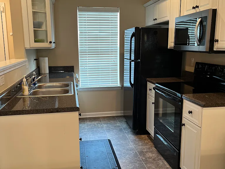 2675 York Dr — Photo 1