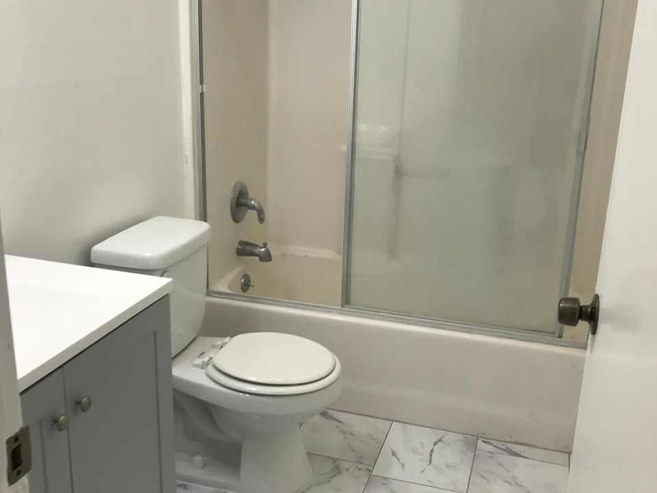 2nd image of 4693 Canoga St