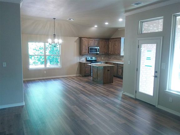 3rd image of 4303 Lucero Dr