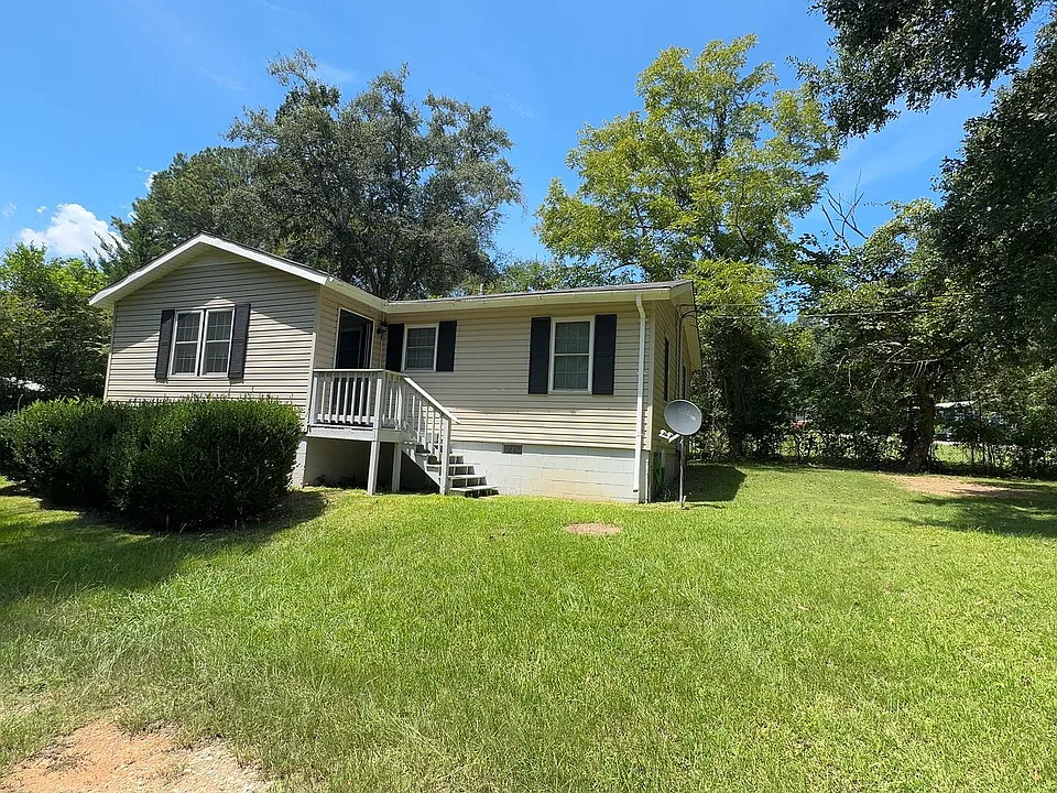 1095 Foster Cir