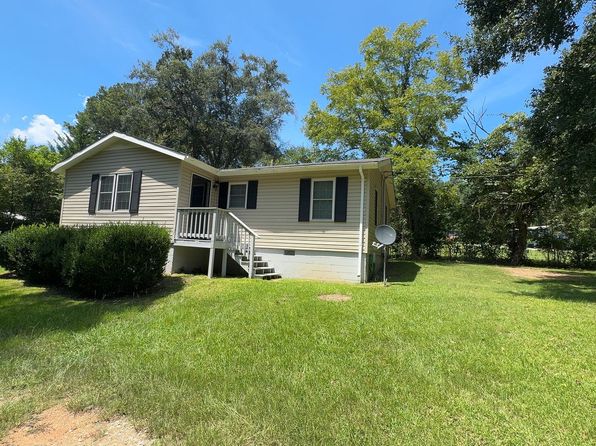 1095 Foster Cir