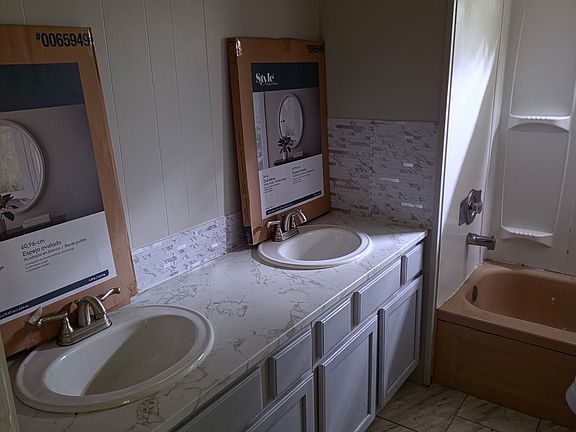 3rd image of 17807 Crooked Mile Rd APT 9