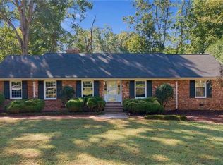 501 Mendenhall Rd, Jamestown, NC 27282
