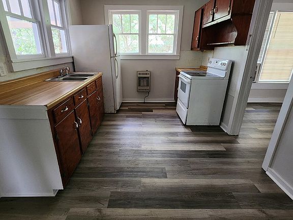 4th image of 8040 Lee Road 240
