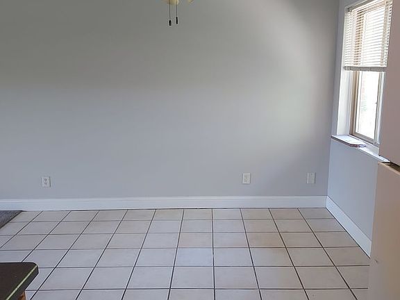 4th image of 703 Jersey Ave #120-E7