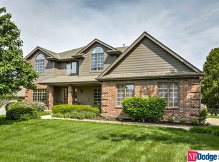 17506 Pine St, Omaha, NE 68130