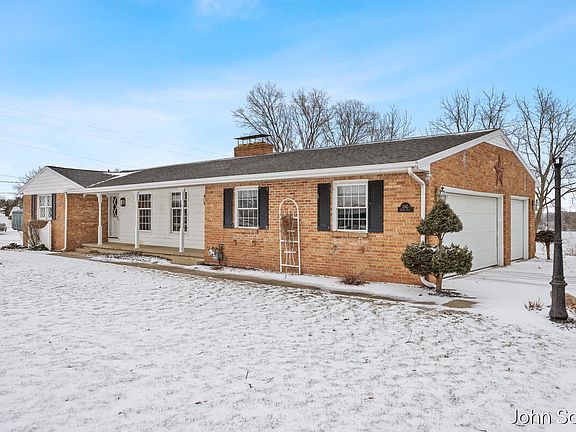 2nd image of 2145 Bauer Rd