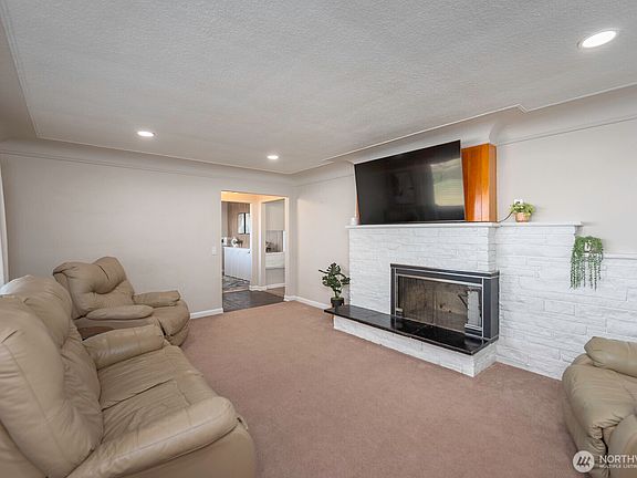 5th image of 4371 Dunn Street NE
