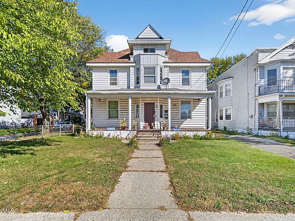 3rd image of 282 Manning Boulevard