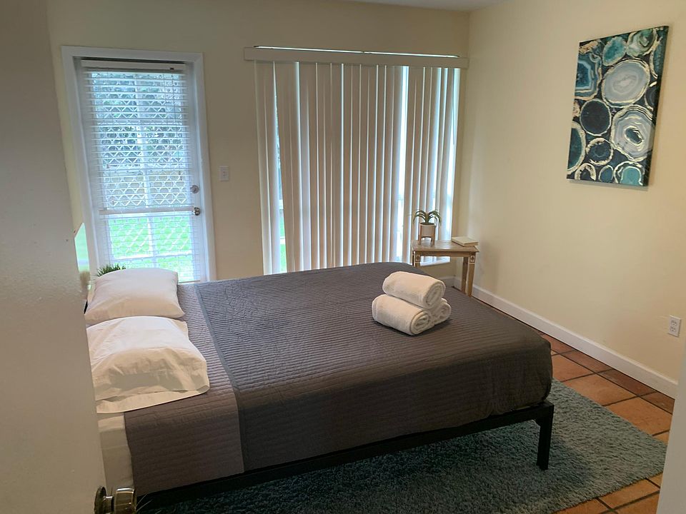1st image of 750 NE 61st St #104
