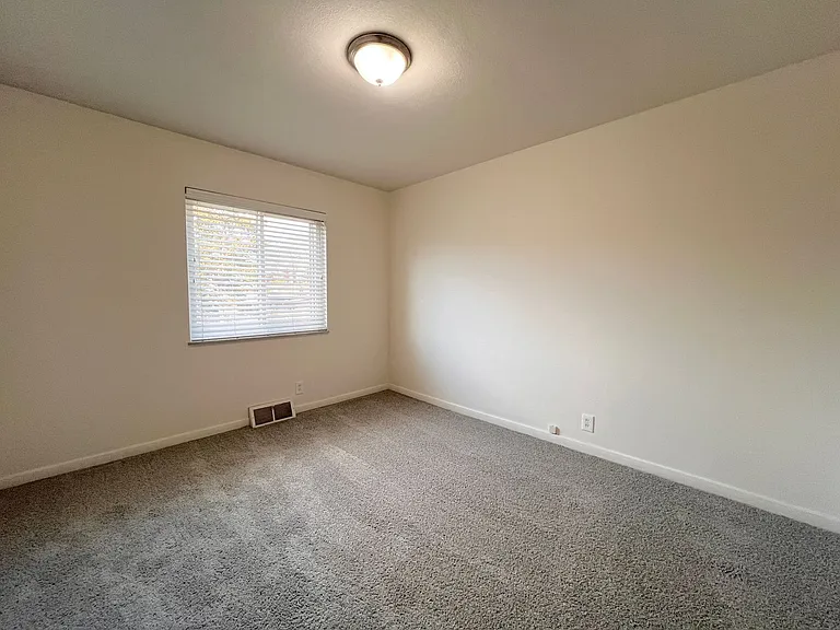 The Envoy Apartments — Photo 9