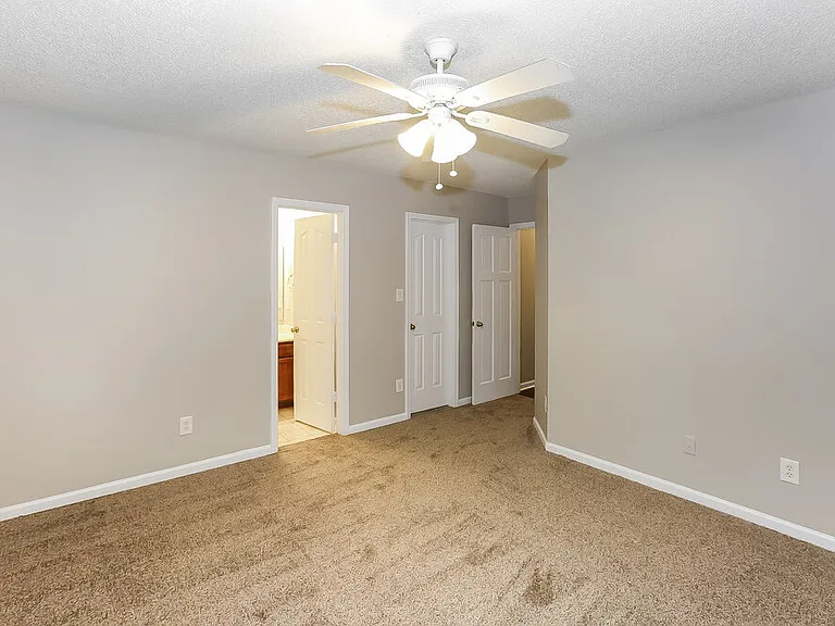12110 Stewarts Crossing Dr — Photo 10
