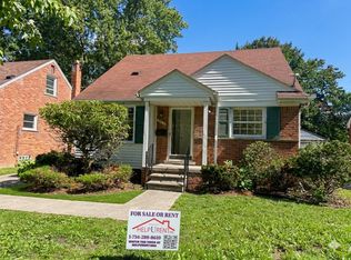 555 Sherbourne St, Inkster, MI 48141