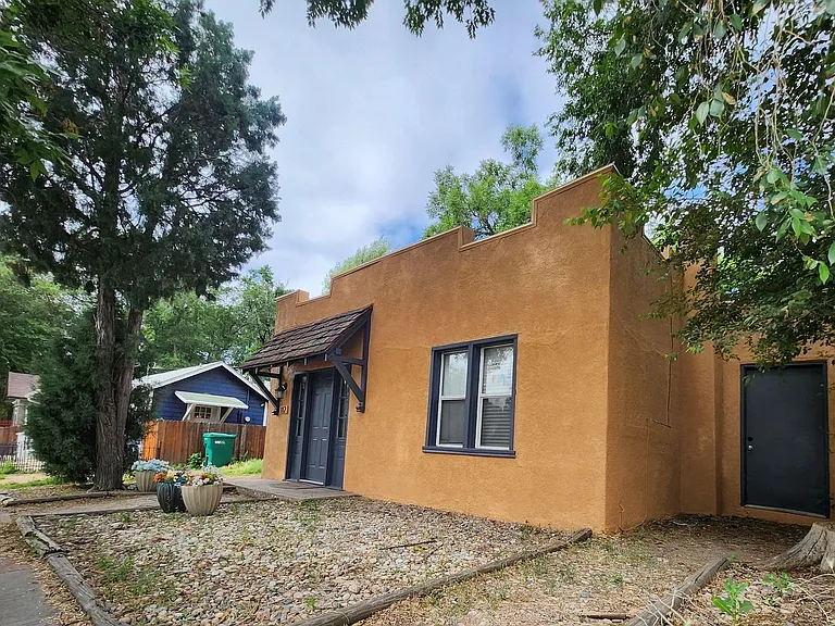 112 N Walnut St — Photo 17