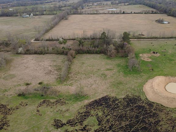 3rd image of 390 Greenfinch Rd