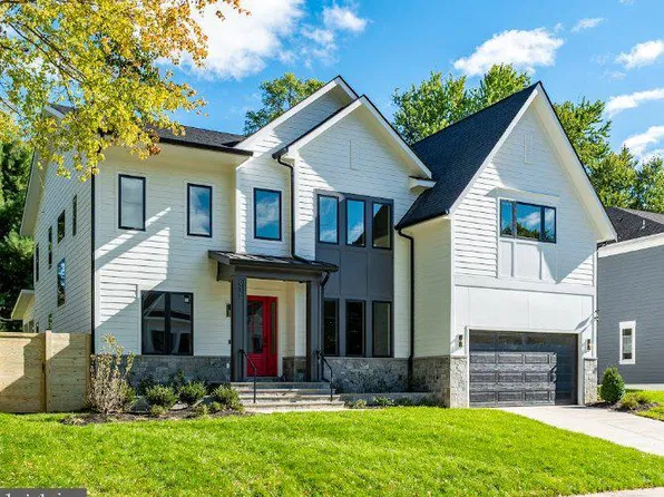 1827 Olmstead Dr, Falls Church, VA 22043