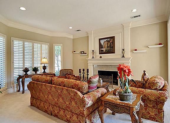 4th image of 4516 Waterford Dr
