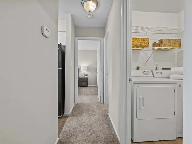 Runaway Bay Apartments — Photo 29