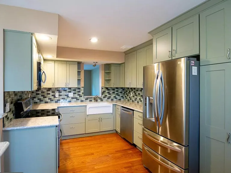 727 Herndon Woods Ct — Photo 7