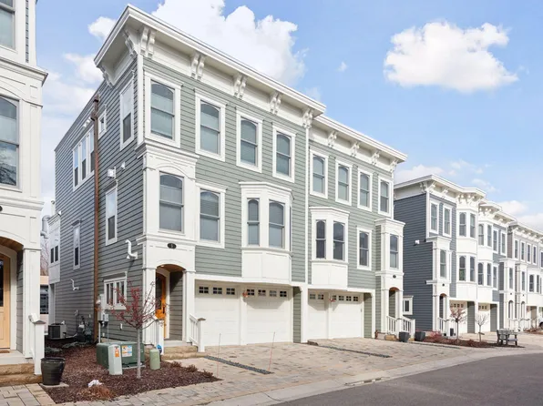 5 Village Ln, Excelsior, MN 55331