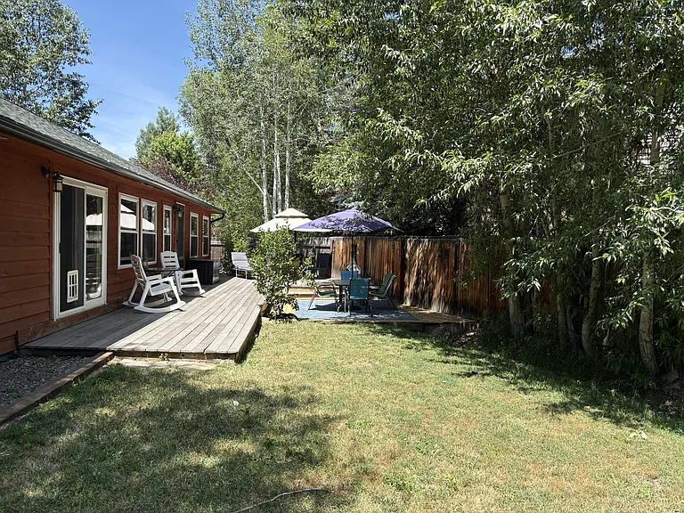 Private backyard for relaxing and entertaining