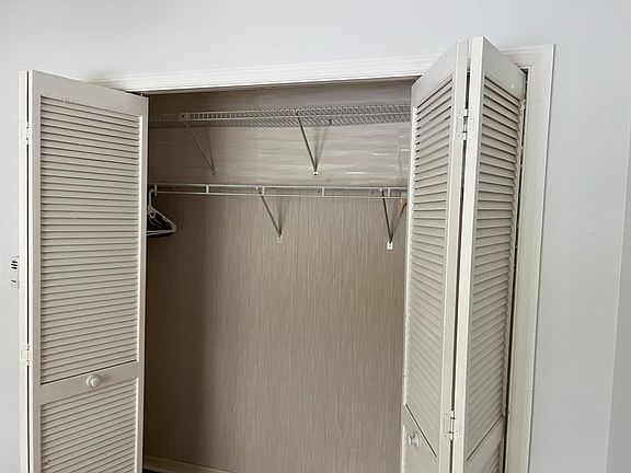 5th image of 11620 Shipwatch Dr APT 1425