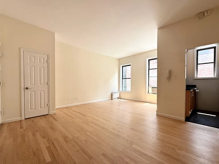 48 W 73rd St #6B — Photo 2