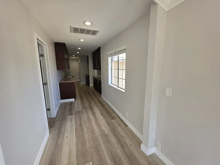 10303 Arminta St — Photo 41