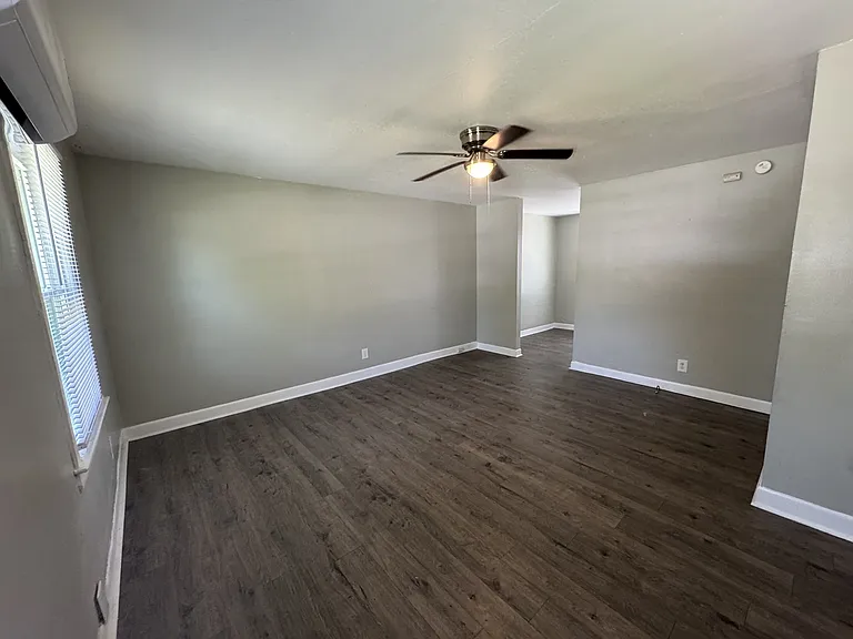2101 Montclair Dr #3 — Photo 4
