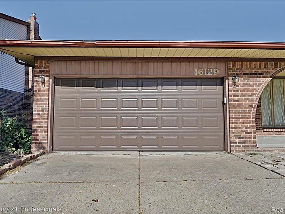 4th image of 16129 Cambell Dr